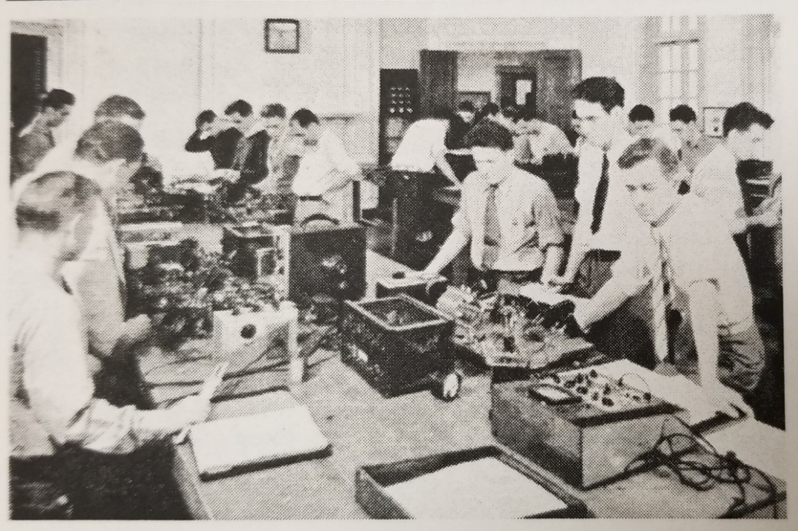 CREI Residence Students in Vacuum Tube Radio Lab