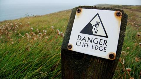 Danger cliff edge sign